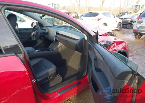 2026 Tesla Model Y Long Range Launch Series/Premium All-Wheel Drive from USA, damaged, VIN 7SAYGDEE4TF354381